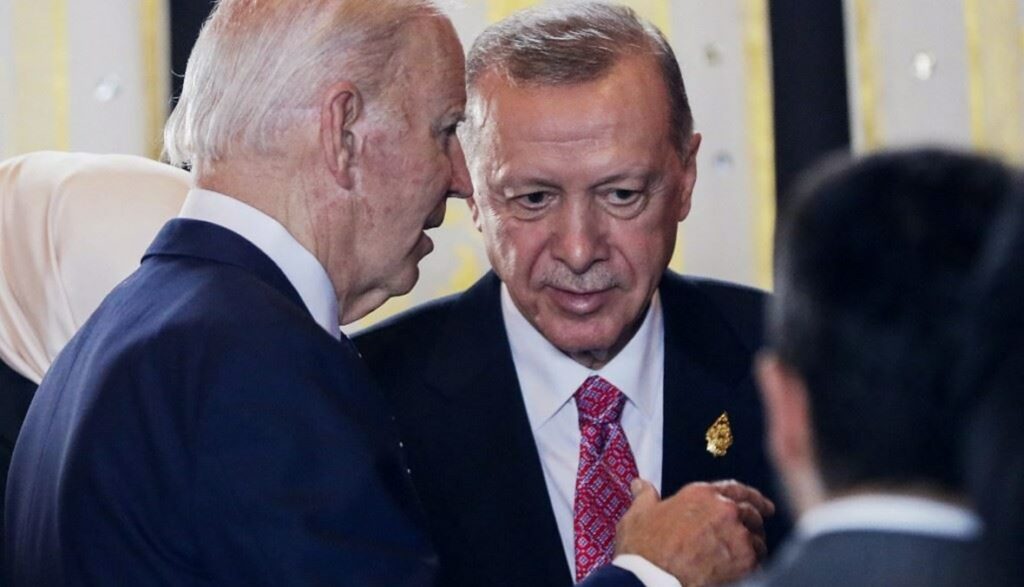 يسلط انعقاد الاجتماع الرفيع في تركيا الضوء على المكاسب الجيوسياسية التي تجنيها أنقرة جراء ما تسميه "سياسة متوازنة" تجاه الحرب في أوكرانيا