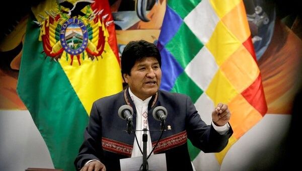 قررت حكومة إيفو موراليس في بوليفيا أن ترفع القضية إلى لاهاي في 2013 