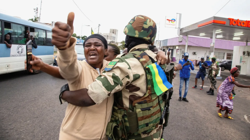 انقلاب الغابون: دوامة انقلابات غرب ووسط أفريقيا تعصف بنفوذ فرنسا